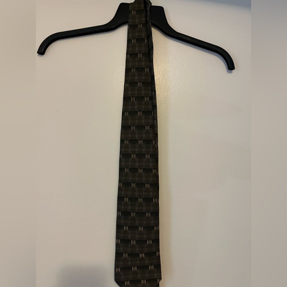 Like New Zylos George Machado Tie never worn